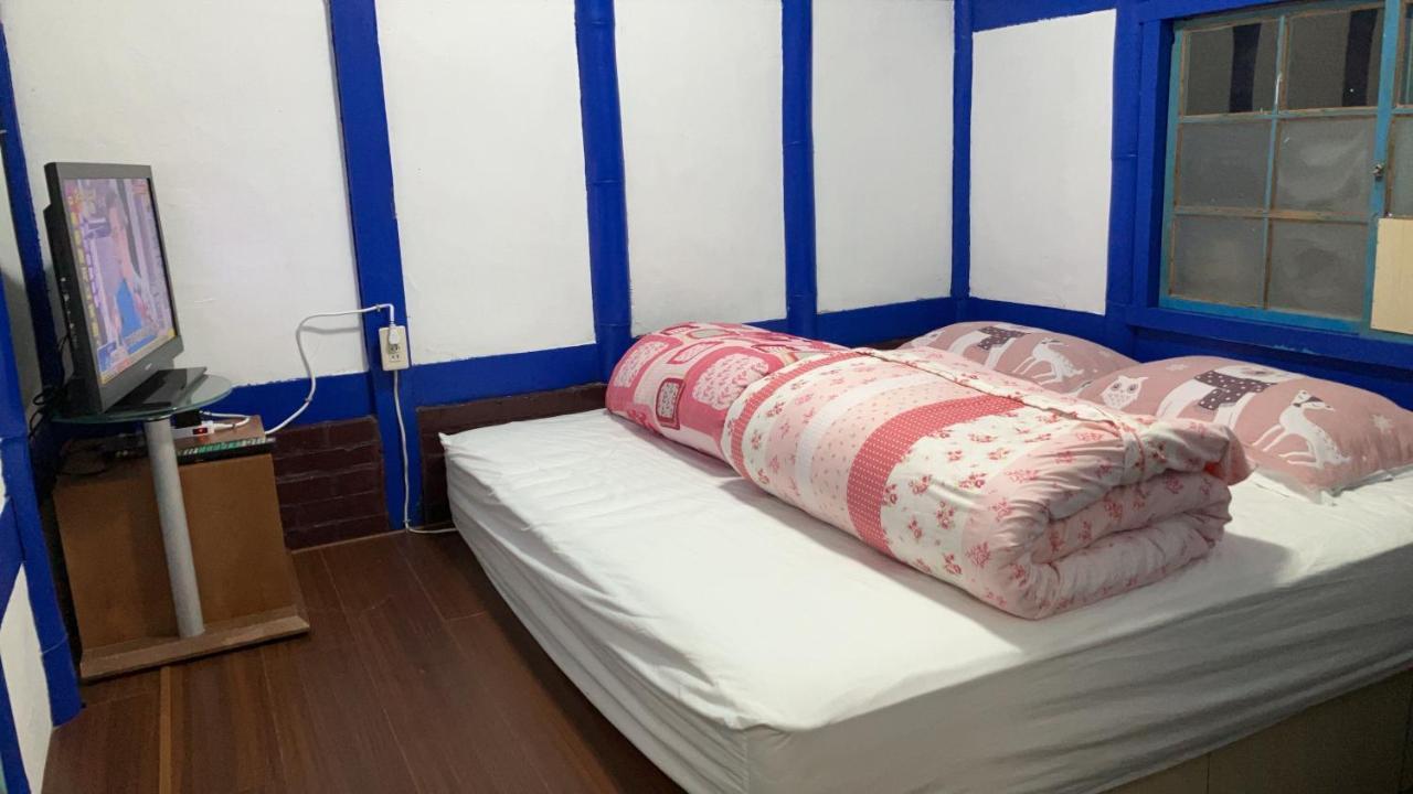 老老街 誠君民宿 Fenchihu Ngoại thất bức ảnh